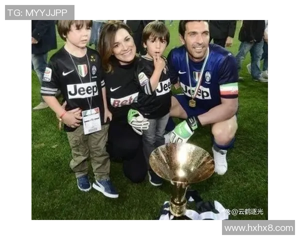 足球明星的妻子回忆初恋往事揭示爱情背后的故事与心路历程